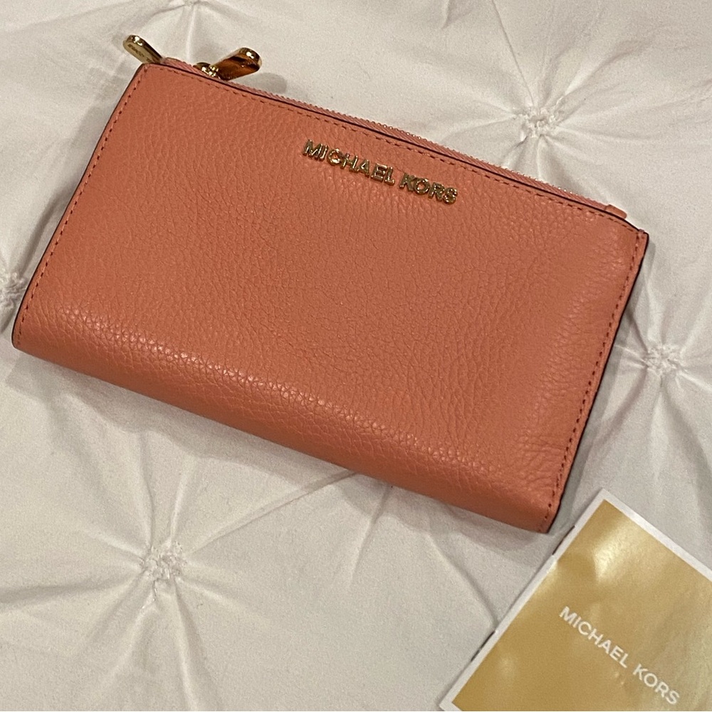 MICHAEL KORS WALLET - salmon color